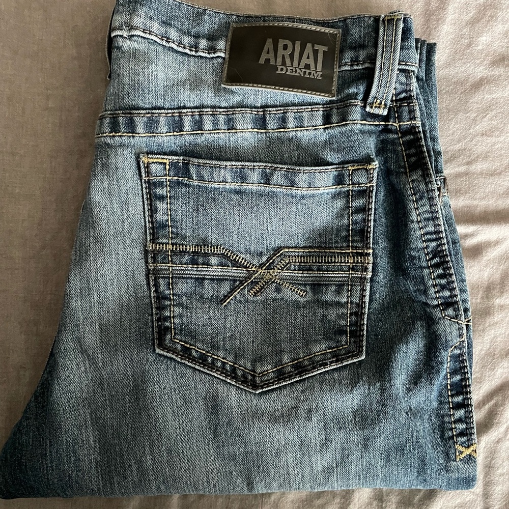 NWOT Ariat Jeans